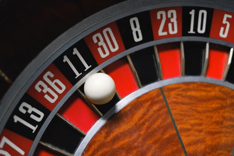La Matematica Nascosta delle Quote: Come il Margine del Bookmaker Divora il Tuo Valore